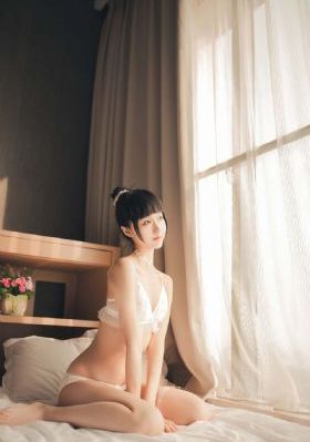 边吃奶边摸下面视频_1080P免费全集观看